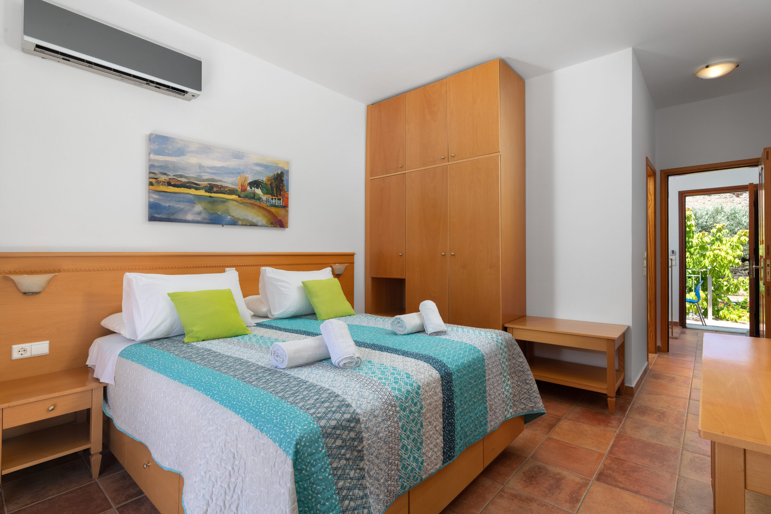 2-4  guests 
Newly renovated villa with a view of the garden and Lindos